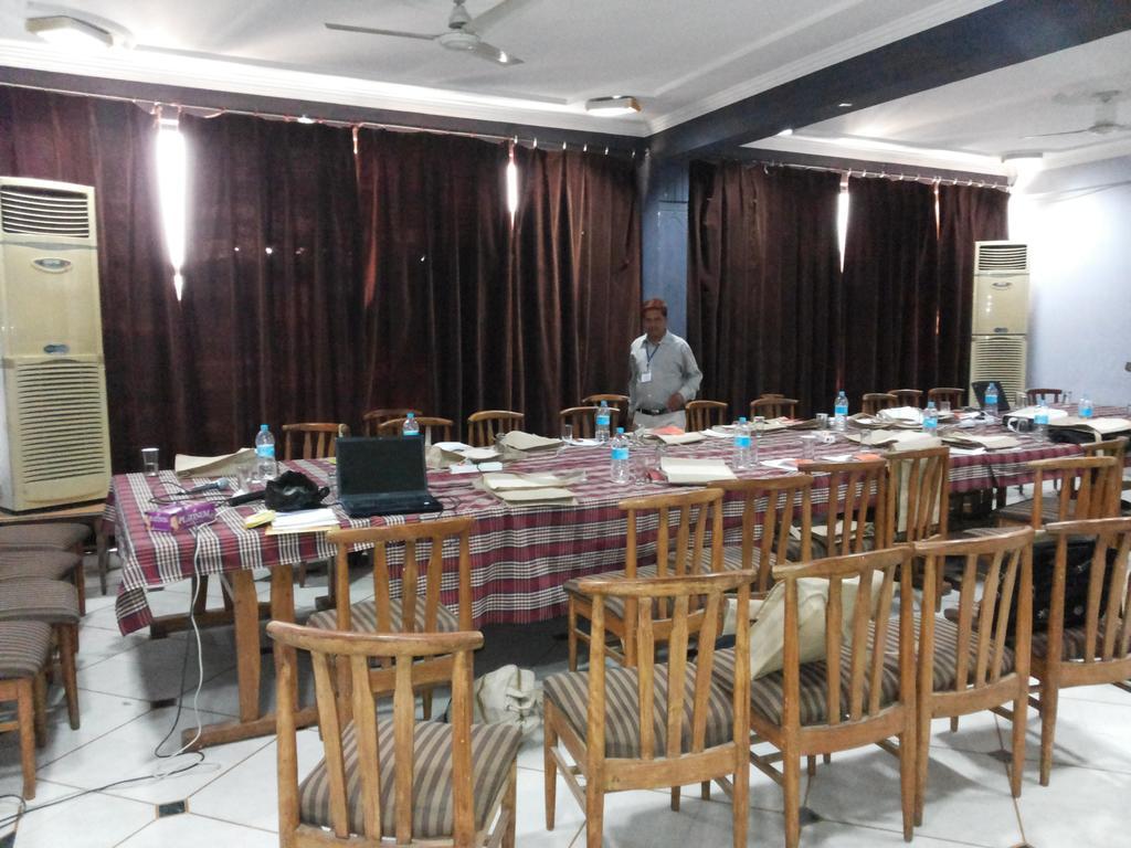 Hotel Saurab Dehradun Dış mekan fotoğraf