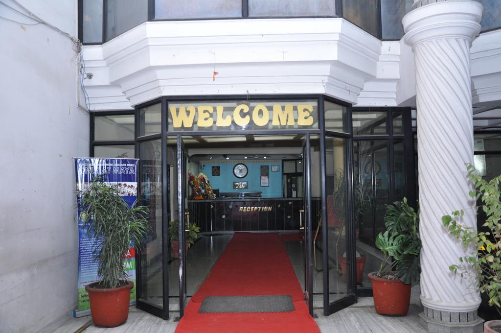 Hotel Saurab Dehradun Dış mekan fotoğraf